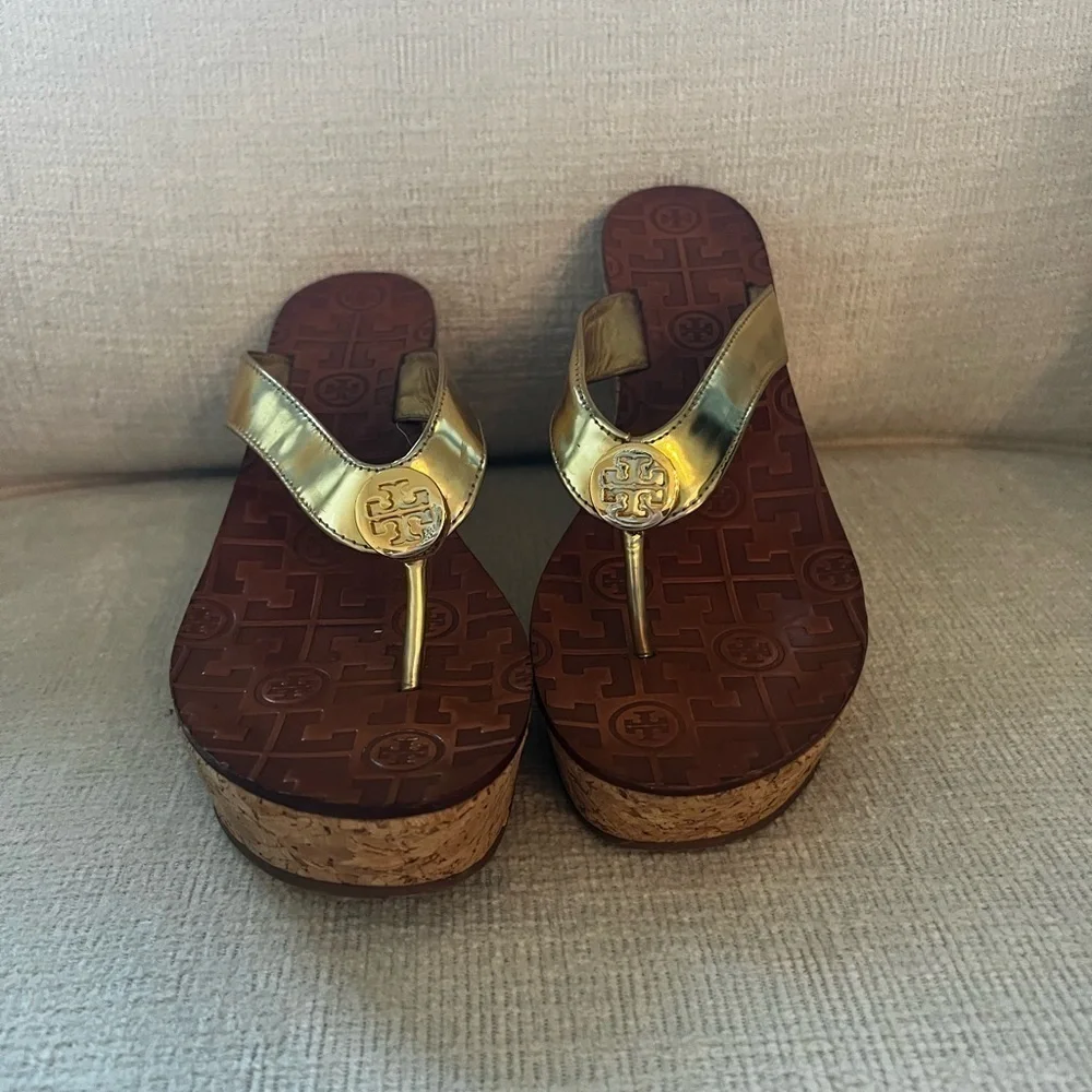 Tory Burch Gold Patent Leather Slip On Thong Sandals with Cork Platform